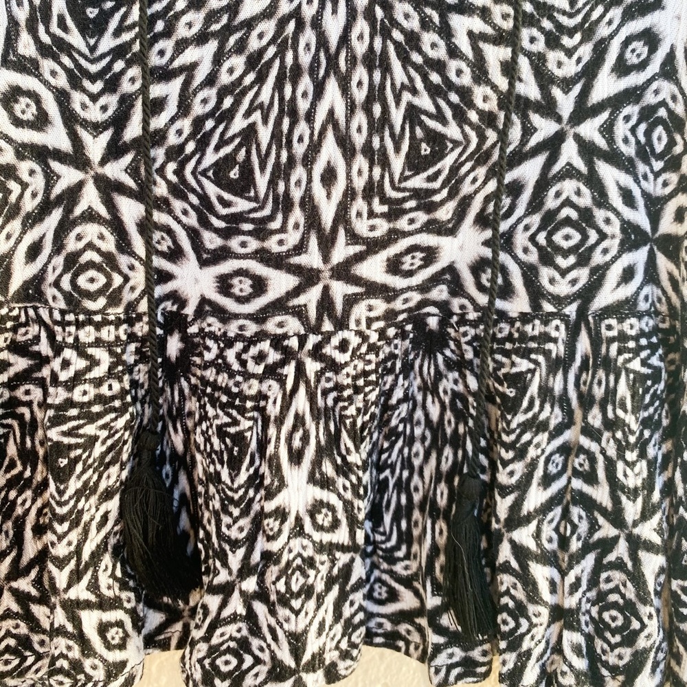 Patterned Tank Top - Picture 6 of 9